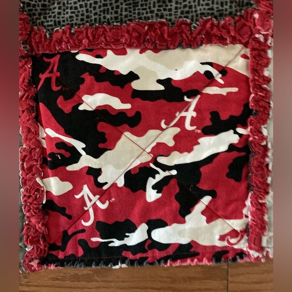 Handmade University of Alabama Rag Quilt We Love You Daddy - Picture 6 of 12